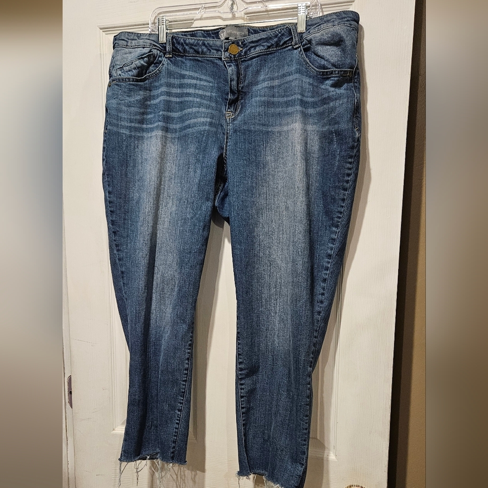 WIT & WISDOM CROP JEANS